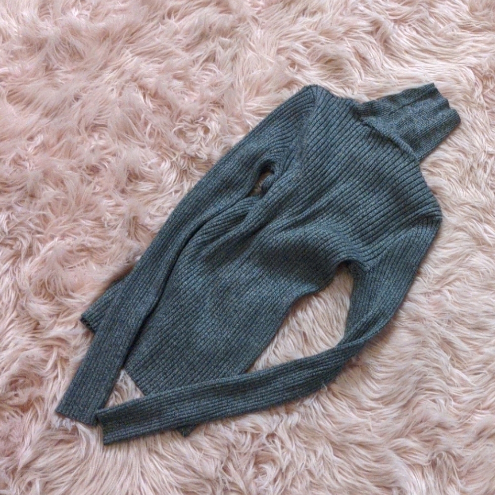 Grey turtleneck